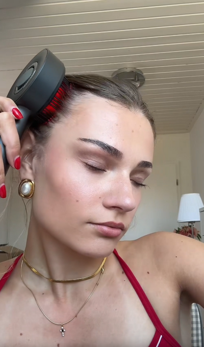 Alwora Halo - Scalp Massage Comb – Red Light therapy Hair Care & Relaxation